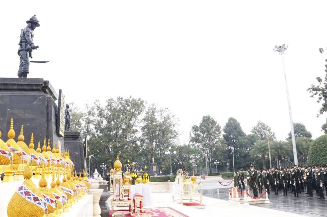 พิษณุโลก กองทัพภาคที่ 3 จัดพิธีบวงสรวงและพิธีวางพานพุ่มถวายราชสักการะสมเด็จพระนเรศวรมหาราช เนื่องในวันกองทัพไทย