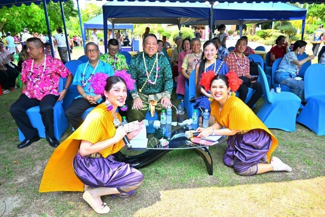 รพ.สมเด็จพระนางเจ้าสิริกิติ์ฯ จัดงานสืบสานประเพณีสงกรานต์ เทศกาลปีใหม่ไทย