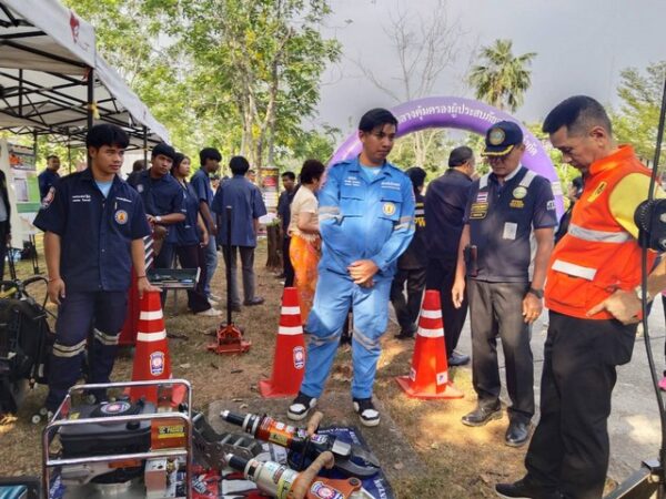 ศรชล.ร่วมเปิดศูนย์ปฏิบัติการป้องกันและลดอุบัติเหตุทางถนนช่วงสงกรานต์