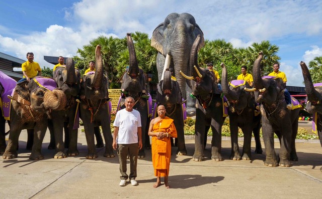 แม่ช้างสวนนงนุชพัทยา ตกลูกต่อเนื่องพร้อมจัดพิธีรับขวัญน้องช้างเชือกที่ 2 ของปี2567อย่างยิ่งใหญ่
