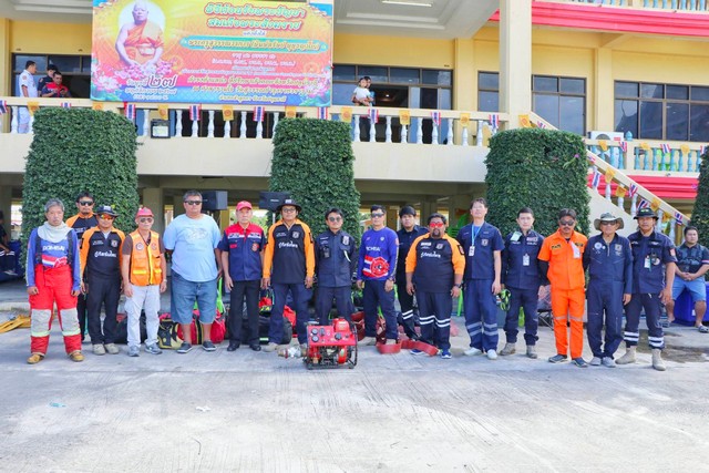 ปทุมธานี มูลนิธิกู้ภัยร่มไทร ปทุมธานี จัดอบรมอาสาสมัครใหม่ประจำปี 2568 เสริมความพร้อมด้านการกู้ชีพและบรรเทาสาธารณภัย