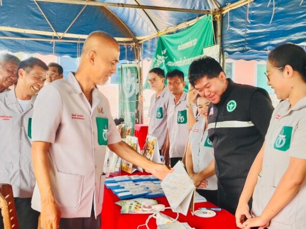 ตราด-จัดโครงการบำบัดทุกข์ บำรุงสุขฯ ร่วมกับหน่วยแพทย์เคลื่อนที่ พอ.สว. ให้บริการประชาชน ในพื้นที่ต.คลองใหญ่ อ.คลองใหญ่