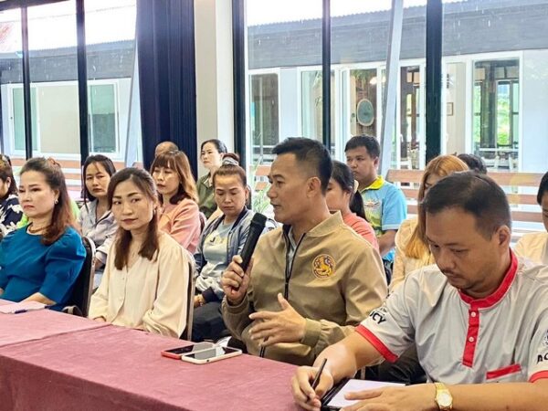 ตราด ผู้ประกอบการค้า การท่องเที่ยว เสวนาผลกระทบปิดด่านเสียหายหนักถามกลับรัฐบาลจะแก้ไขอย่างไร