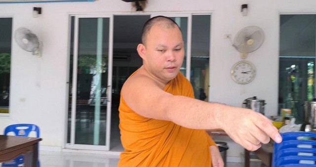 นครนายก – พระเตือนภัยมีมิจฉาชีพมาขอซองกฐินโดยอ้างว่าเจ้าอาวาสให้มารับซองกฐิน แต่พระที่คุยด้วยคือเจ้าอาวาสทำให้มิจฉาชีพตกใจรีบหนีออกจากวัด