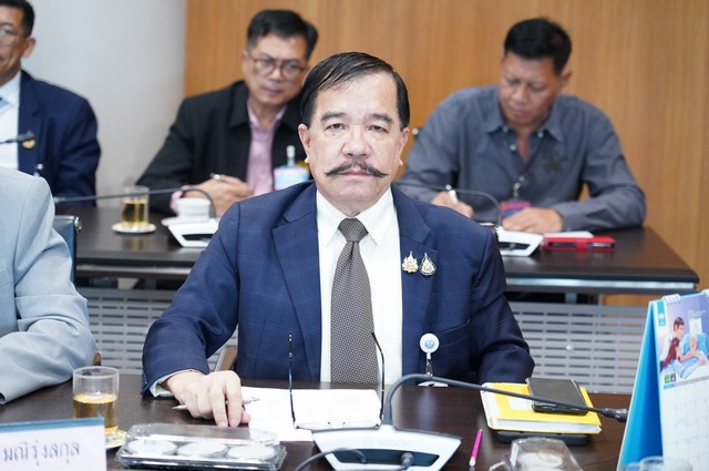 สว.สงขลา ฝากการบ้านในการแก้ปัญหาชายแดนใต้ ผ่านมา 21 ปี ให้แม่ทัพภาค 4 คนใหม่ “การบูรณาการระหว่างหน่วยงาน”