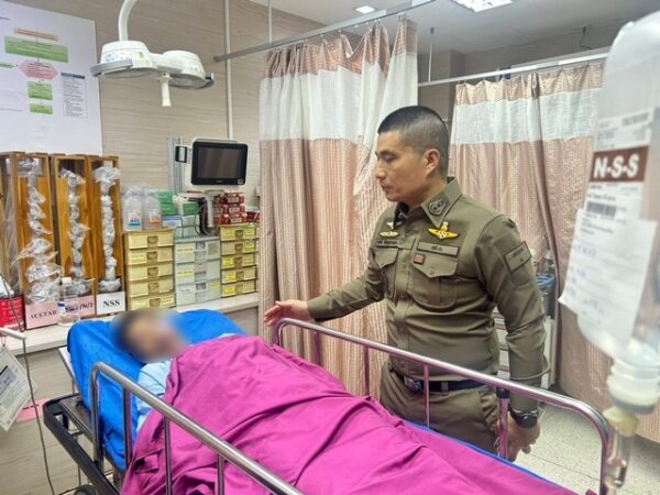 ผบก.น.1 เข้าเยี่ยมให้กำลังใจ เจ้าหน้าที่ตำรวจจราจร สน. ดุสิต ประสบอุบัติเหตุขณะปฏิบัติหน้าที่