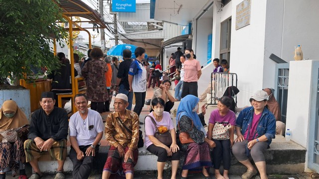 ยะลา-เบตง / ลงทะเบียนคนละครึ่งพลัส ธนาคารกรุงไทยเบตง คึกคัก