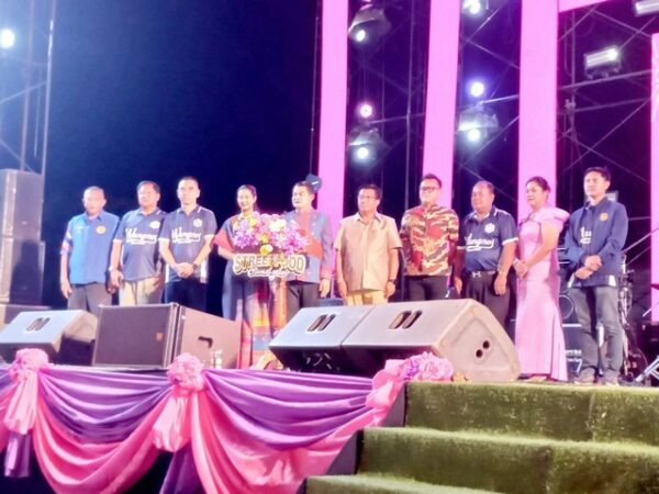อยุธยา – รัฐมนตรีว่าการกระทรวง การอุดมศึกษา วิทยาศาสตร์ วิจัยและนวัตกรรม และนายอธิพงษ์ มณีแก้ว นายอำเภอวังน้อย เป็นประธานเปิดงาน “เทศกาลอาหารสตรีทฟู้ด@วังน้อย”