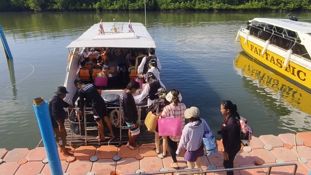 พังงา-ททท.จับมือสมาคมธุรกิจการท่องเที่ยวพาสื่อเที่ยวสิมิลัน-สุรินทร์วันแรกสุดคึกคักวาฬโอมูระขึ้นอวดโฉมนักท่องเที่ยว